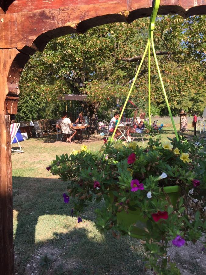 Mas De La Pauze Bed & Breakfast Reilhanette Екстериор снимка