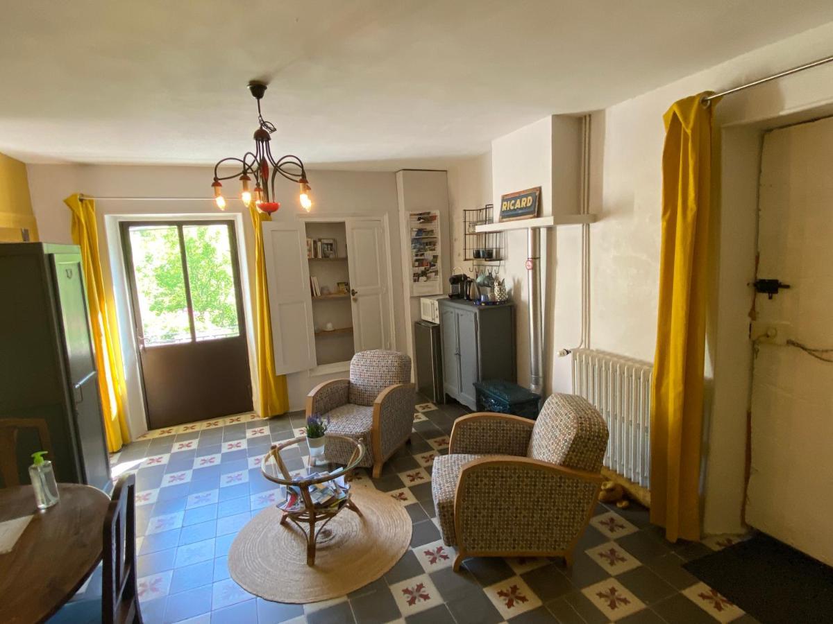 Mas De La Pauze Bed & Breakfast Reilhanette Екстериор снимка